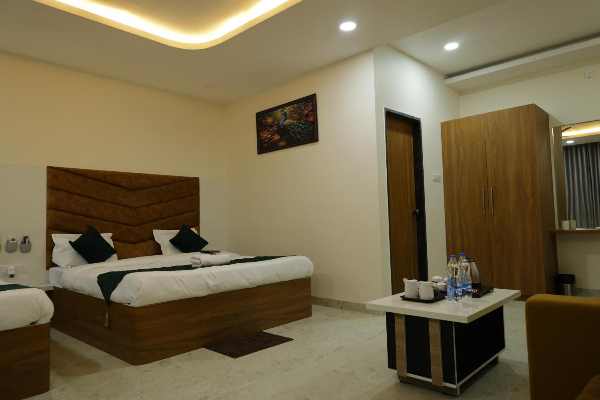 Hotel The Prime Land Hoshangabad Exteriör bild
